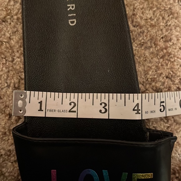 Torrid LOVE slip on slides - Picture 5 of 6